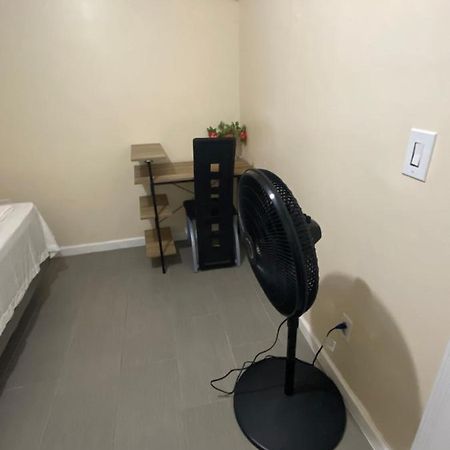 A Delightful Room In Queens New York Buitenkant foto