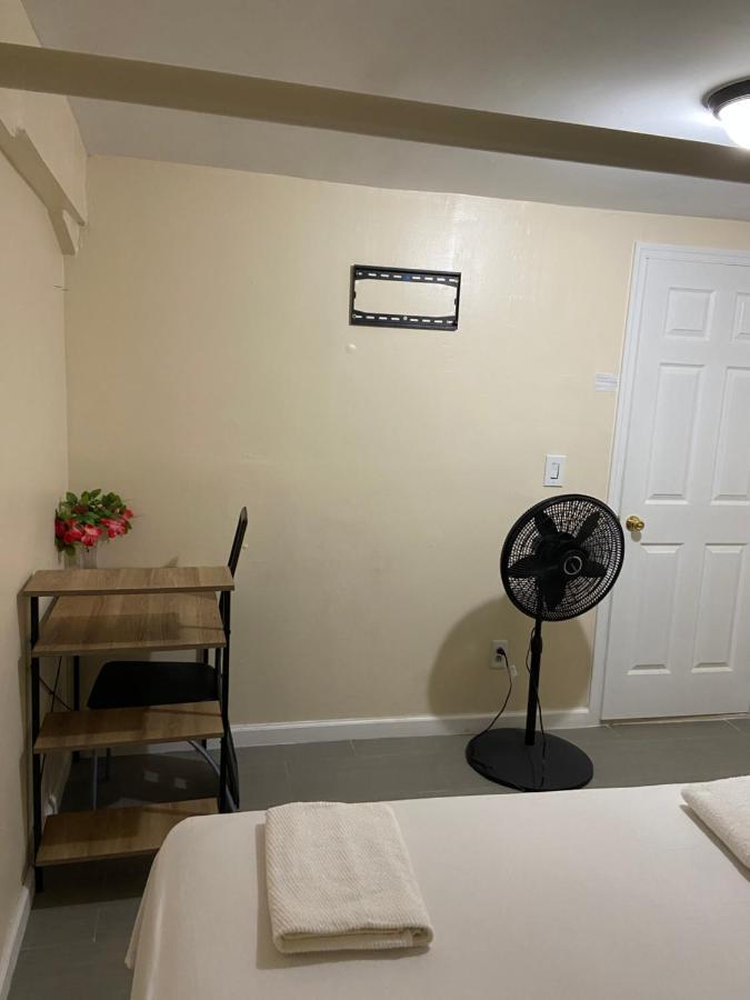 A Delightful Room In Queens New York Buitenkant foto
